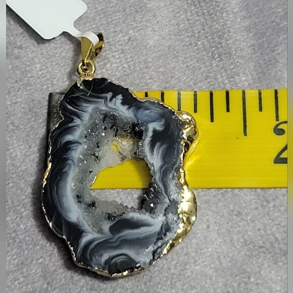 Geode Amethyst Pendant - Picture 15 of 16